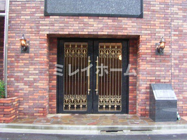 トーシンフェニックス大森町のエントランス