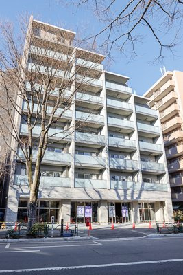 【外観】 | イストワール阿佐ヶ谷 | 鉄筋コンクリート造のがっちりとした建物。