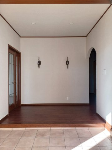 住吉山手戸建の玄関|きれいな玄関です