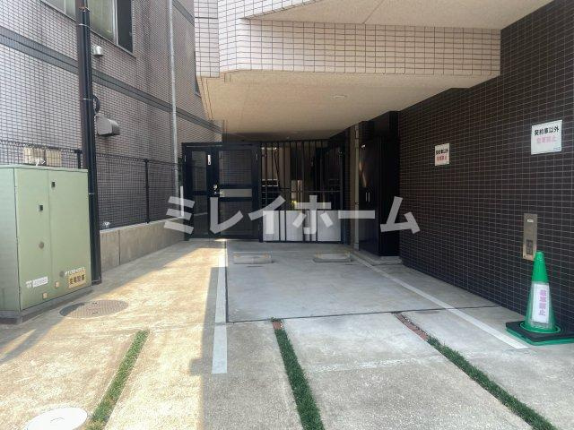 スカイコート品川パークサイドの駐車場