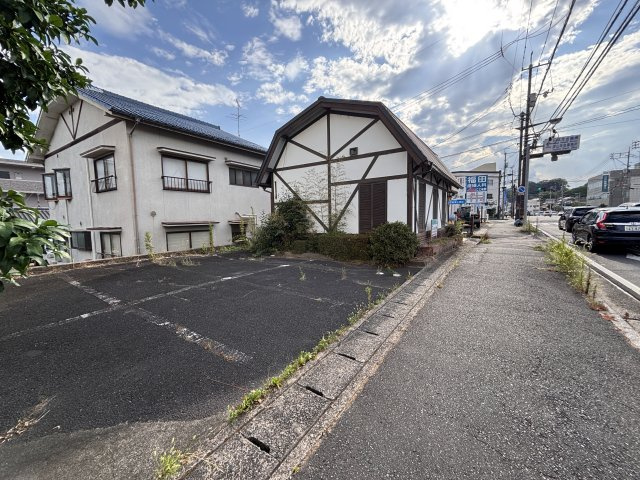 津山市田町　貸店舗　喫茶みまつ跡の駐車場