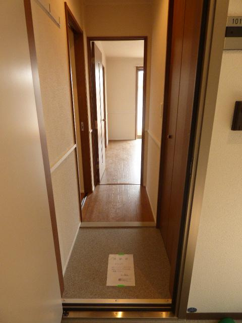 クレスタの玄関