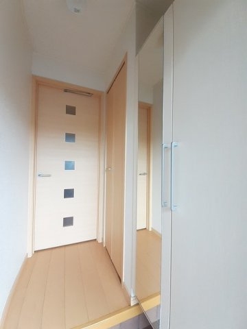 アングレカム　Ｂの玄関|収納もある玄関です