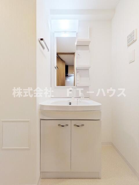 レジデンス船橋東中山の独立洗面台