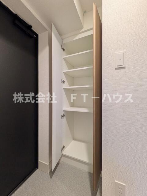 レジデンス船橋東中山の玄関