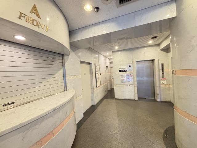 オーラムアルジャン阿波座のロビー