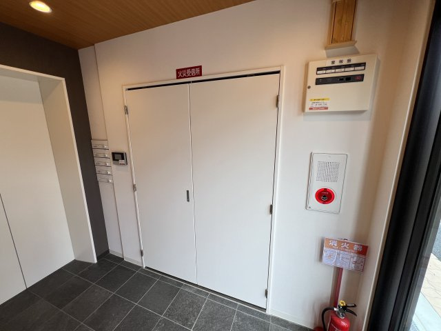 大阪市生野区新今里４丁目の店舗一部のロビー