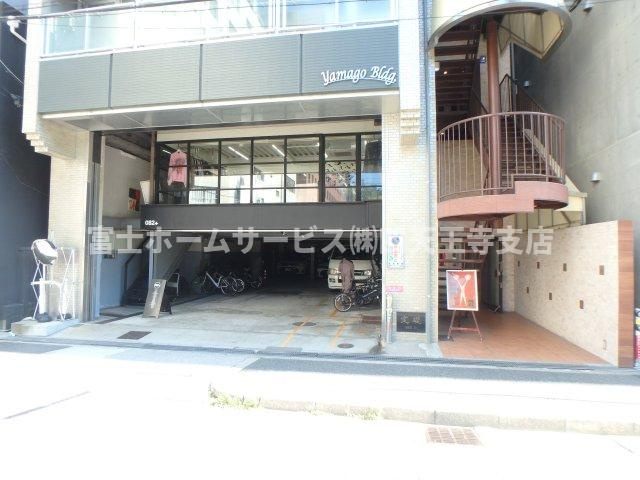 大阪市西区南堀江１丁目の事務所のエントランス