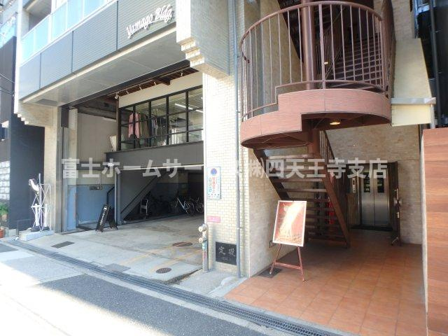 大阪市西区南堀江１丁目の事務所のエントランス