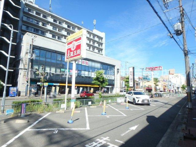 ワイエム八戸ノ里の外観