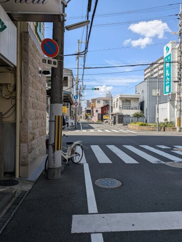グランドビルの周辺