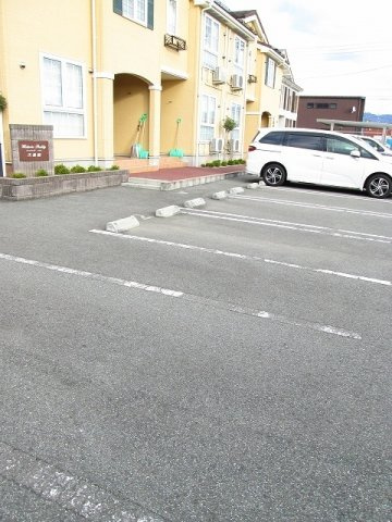ウィスティリア　パディ弐番館の駐車場|駐車場