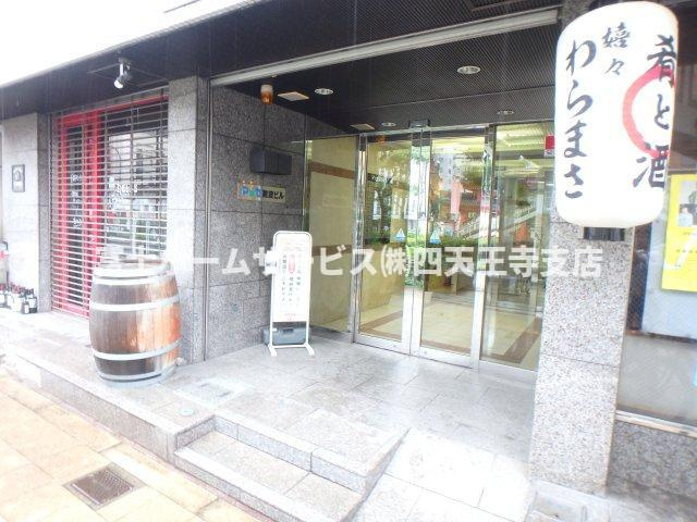 大阪市浪速区難波中１丁目の店舗事務所のエントランス