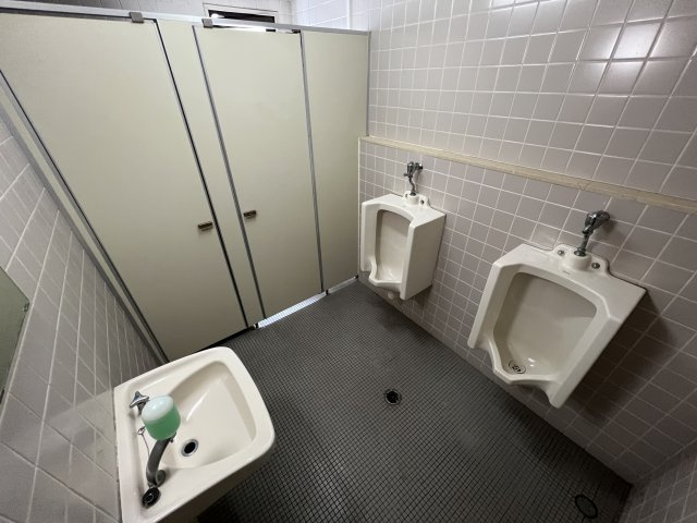 大阪市浪速区難波中１丁目の店舗事務所のトイレ