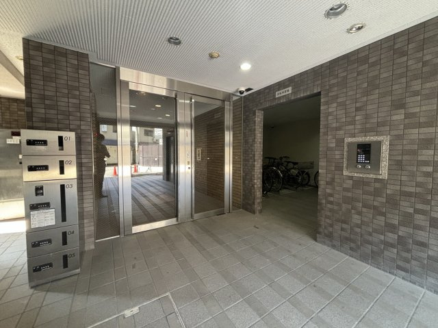 AVER新野田のエントランス