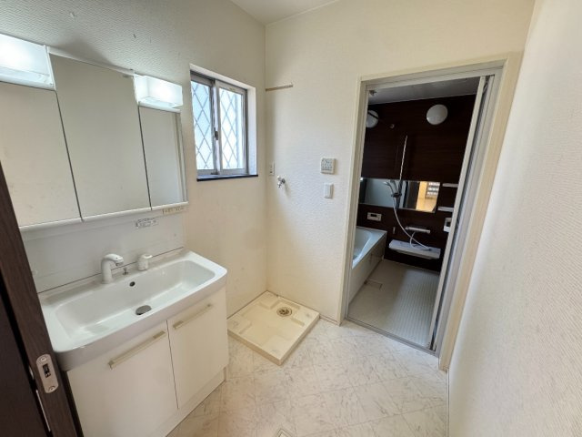 堺市西区山田1丁　中古戸建の独立洗面台