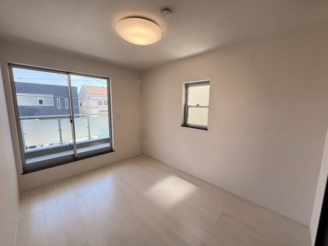堺市西区山田1丁　中古戸建の洋室