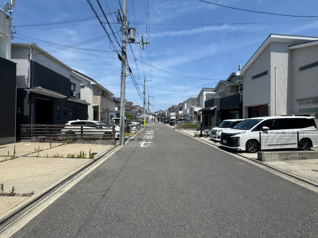 堺市西区山田1丁　中古戸建の前面道路含む現地写真