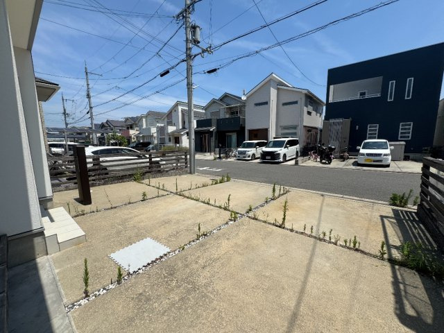 堺市西区山田1丁　中古戸建の駐車場