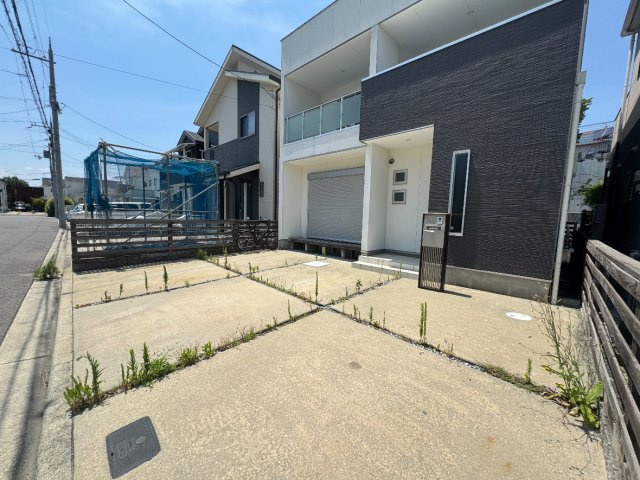 堺市西区山田1丁　中古戸建の駐車場