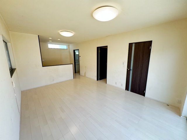 堺市西区山田1丁　中古戸建の居間・リビング