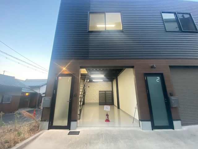 ガレージハウス堀溝4号室