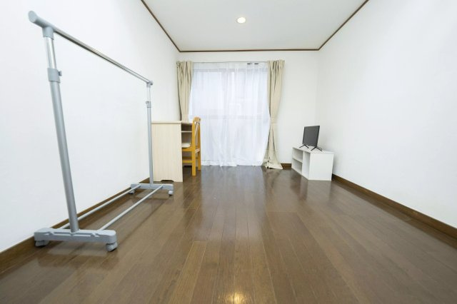 AP281 世田谷KMハイツ 102の洋室|




