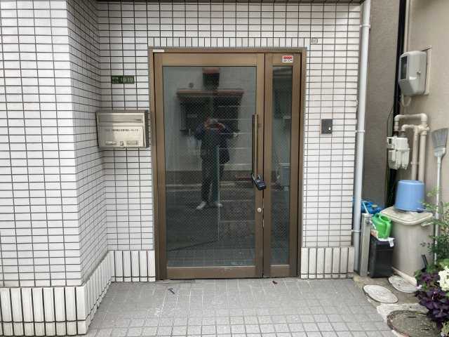 メゾン愛花夢新大阪Ⅱのエントランス