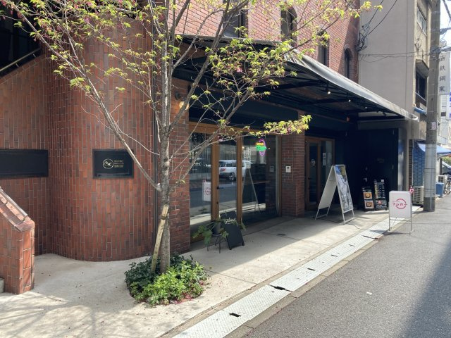 大阪市中央区博労町１丁目の店舗事務所のエントランス