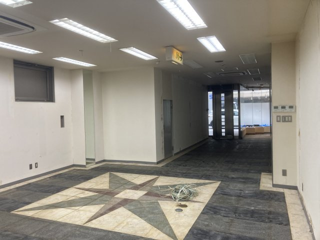 Yonezawa船場ビルの駐車場
