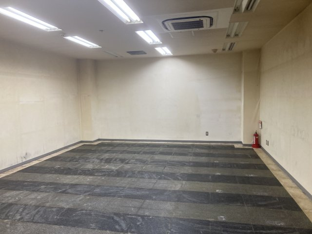 Yonezawa船場ビルの内装