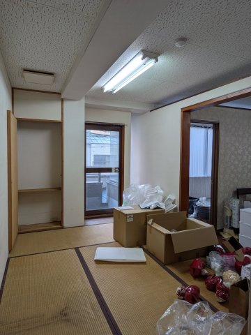 ベイビーフェイスビルの和室