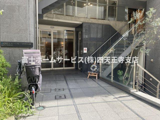 S-CREA御堂筋本町のエントランス