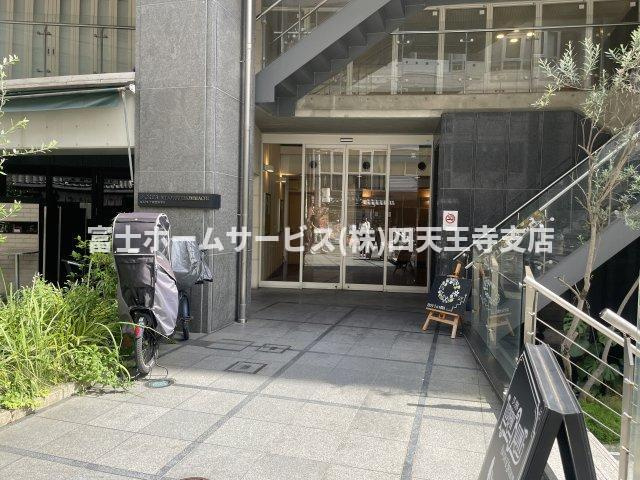 S-CREA御堂筋本町のエントランス