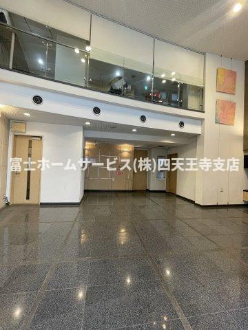 S-CREA御堂筋本町のロビー