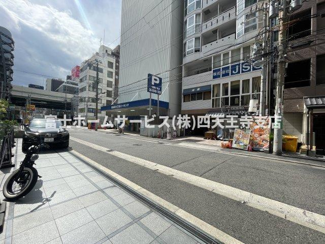 S-CREA御堂筋本町の駐車場