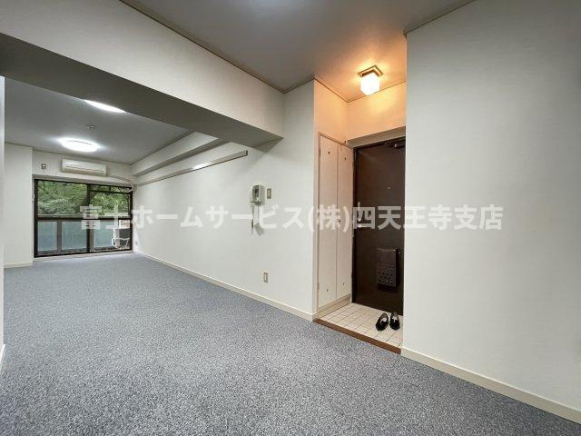 ハイツオークラ靭公園のロビー