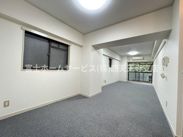 ハイツオークラ靭公園のロビー