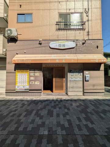 天下茶屋1丁目店舗のエントランス