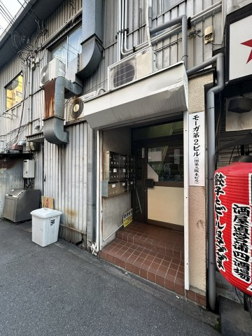 モーガ第二ビルのエントランス
