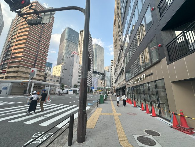 9999ビルの周辺