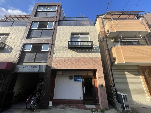 豊中市服部西町２丁目の店舗一部