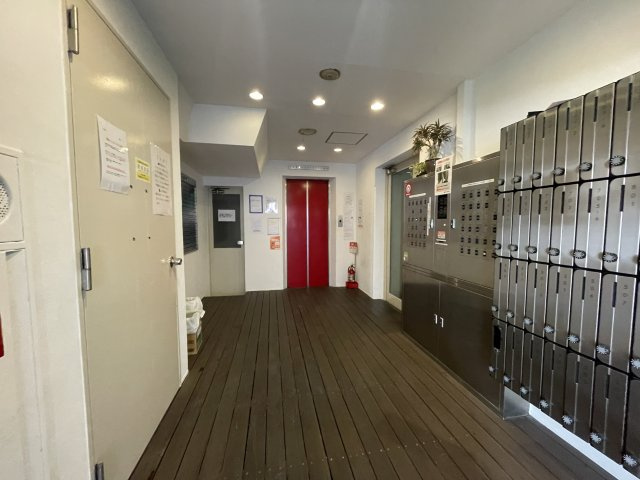 アールビル天神西のエントランス