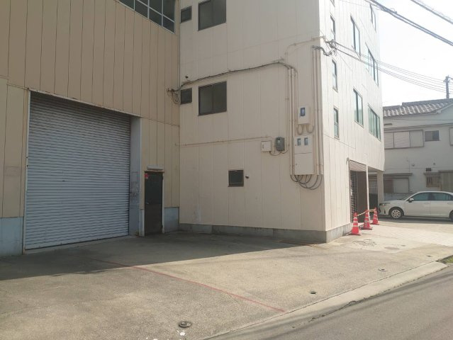 イマス仁和寺本町倉庫の外観