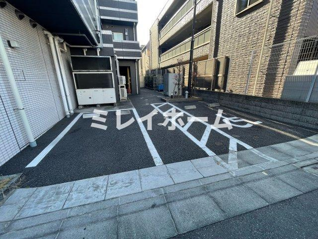 AXAS大森西アジールコートの駐車場