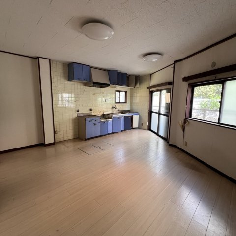 金岡町戸建ての居間・リビング