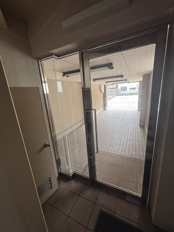 阪南町５丁目倉庫事務所の玄関
