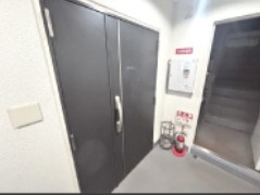 プランドール福島の玄関