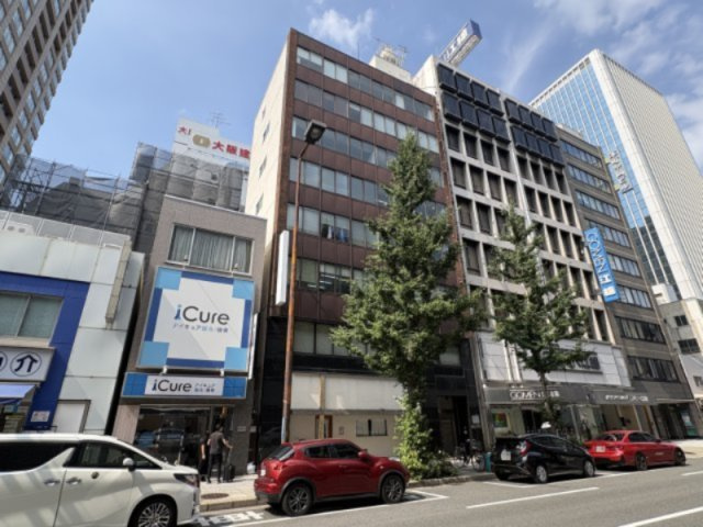 日幸ビルの外観