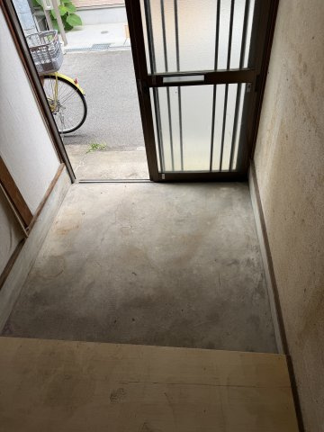 鶴橋5丁目貸家倉庫のバルコニー